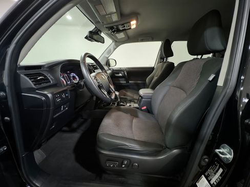 Used 2022 Toyota 4Runner TRD Off-Road AWD/4WD image 14