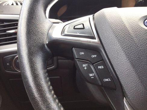 Used 2019 Ford Edge SEL w/ Equipment Group 201A AWD/4WD image 28