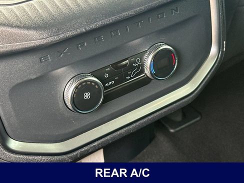 Used 2025 Ford Expedition Active AWD/4WD image 16