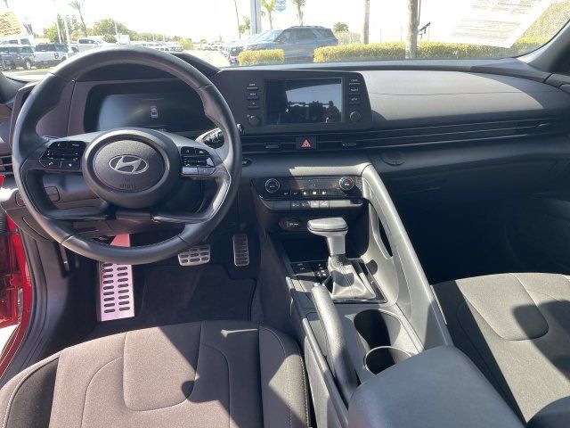Used 2025 Hyundai Elantra Sport FWD image 19