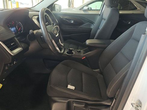 Used 2024 GMC Terrain SLE FWD image 4