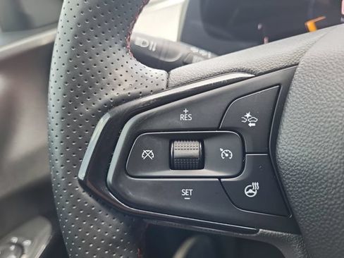 Used 2024 Chevrolet Trax RS w/ Sunroof Package FWD image 19