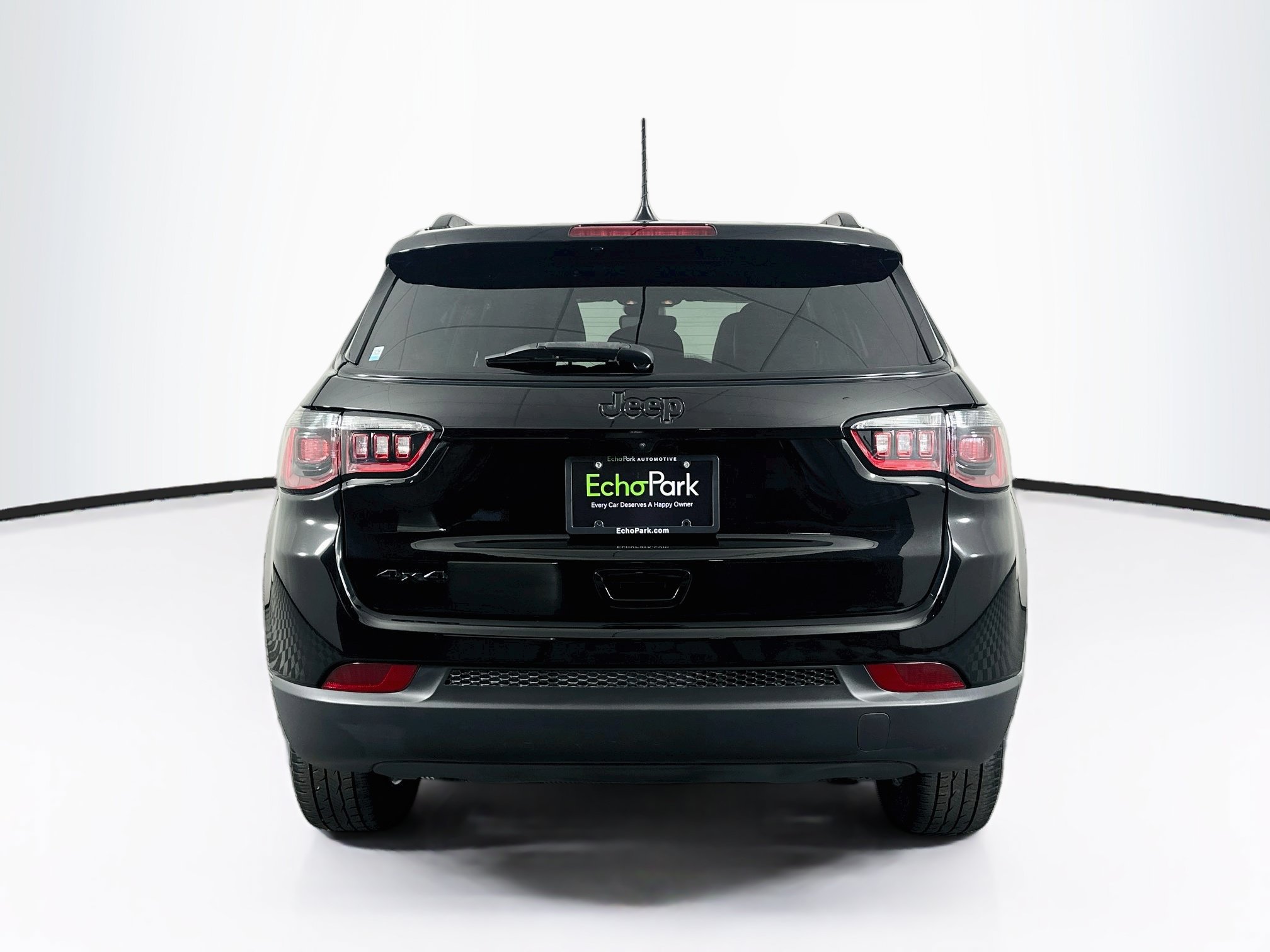 Used 2023 Jeep Compass Latitude w/ Sun and Sound Group AWD/4WD image 7
