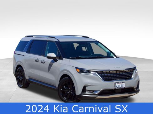 Used 2024 Kia Carnival SX FWD image 1