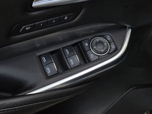 Used 2024 Cadillac XT4 Premium Luxury image 10