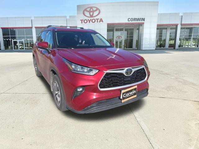 Used 2020 Toyota Highlander XLE AWD/4WD image 33