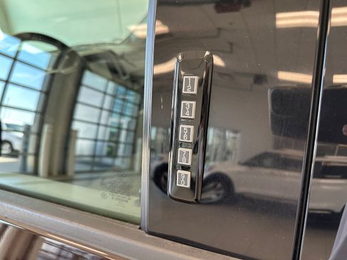 Used 2018 Ford F150 XLT w/ Equipment Group 302A Luxury AWD/4WD image 9