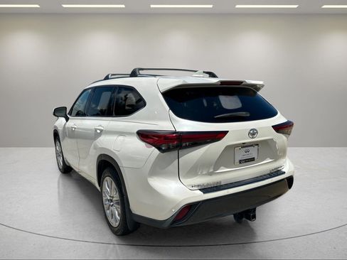 Used 2020 Toyota Highlander Limited AWD/4WD image 3
