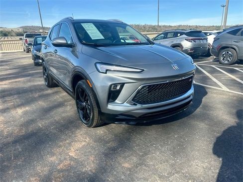 Used 2024 Buick Encore GX Sport Touring image 10