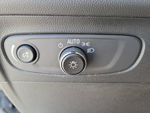 Used 2023 Buick Envision Essence FWD image 20