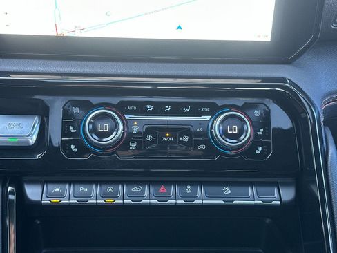 Used 2025 GMC Sierra 1500 AT4 w/ AT4 Premium Package AWD/4WD image 24