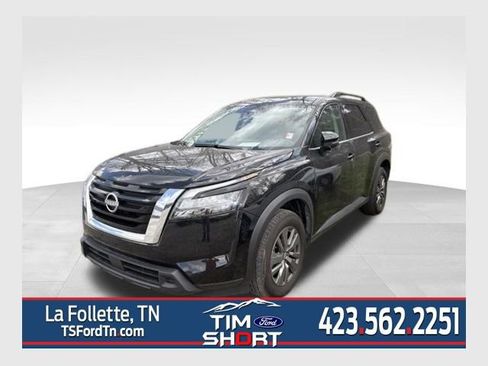 Used 2025 Nissan Pathfinder SV image 1