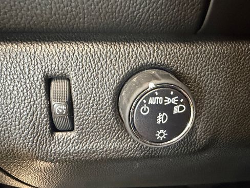 Used 2019 Chevrolet Colorado LT w/ LT Convenience Package RWD image 24