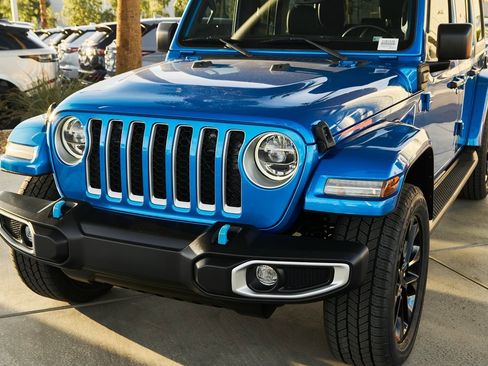 Used 2022 Jeep Wrangler Unlimited Sahara image 5