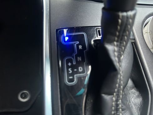 Used 2016 Toyota Camry SE image 9