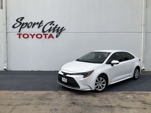 Used 2024 Toyota Corolla LE FWD image 1