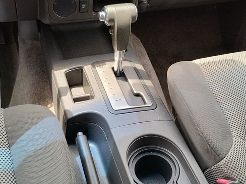 Used 2010 Suzuki Equator Sport image 19