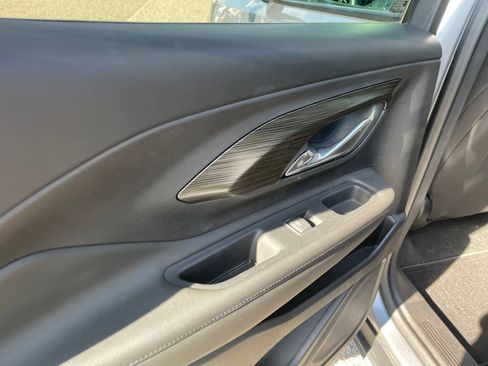 Used 2024 GMC Terrain SLE image 21