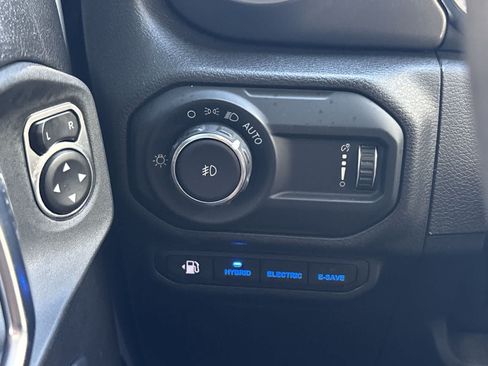 Certified 2023 Jeep Wrangler Unlimited AWD/4WD image 16