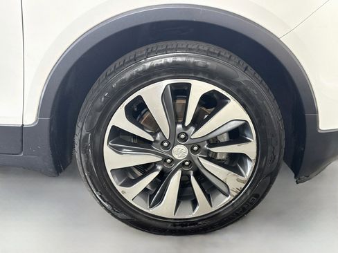 Used 2019 Buick Encore Essence FWD image 32