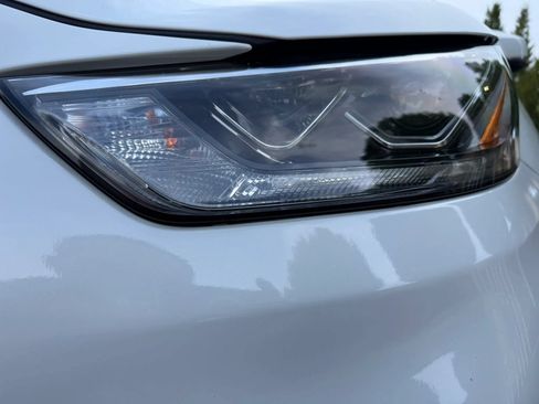 Used 2023 Toyota Highlander Platinum AWD/4WD image 14
