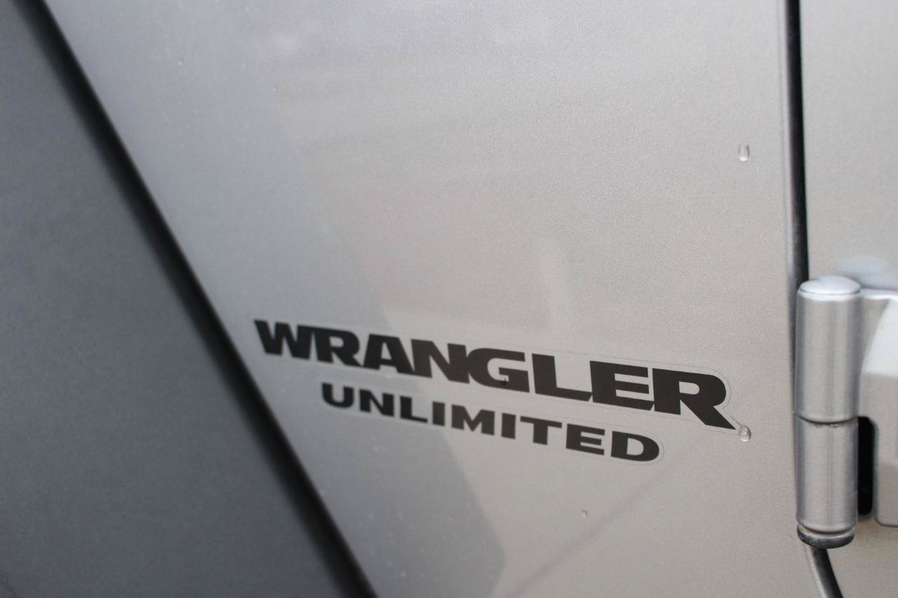 Used 2016 Jeep Wrangler Unlimited Rubicon AWD/4WD image 39