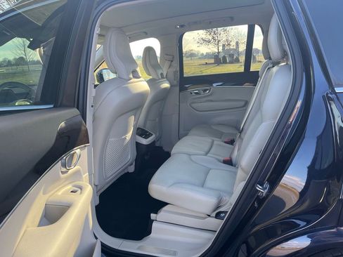 Used 2019 Volvo XC90 T6 Momentum w/ Advanced Package image 21