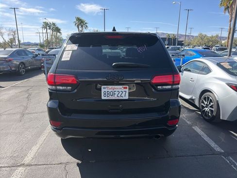 Used 2018 Jeep Grand Cherokee Altitude image 4