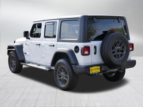 Used 2026 Jeep Wrangler Unlimited Sport AWD/4WD image 5