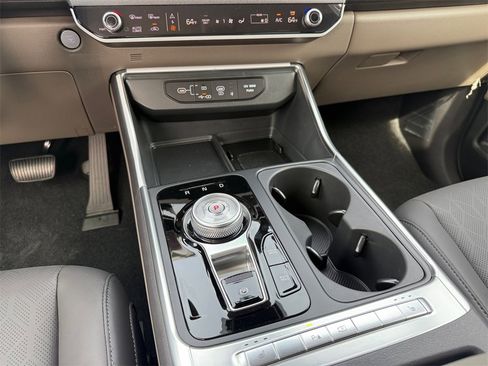 New 2026 Kia Carnival EX image 13