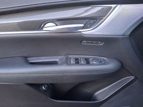 Certified 2023 Cadillac XT5 Sportv AWD/4WD image 15