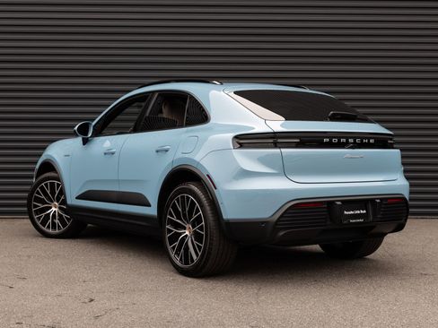 New 2026 Porsche Macan 4 Electric AWD/4WD image 3