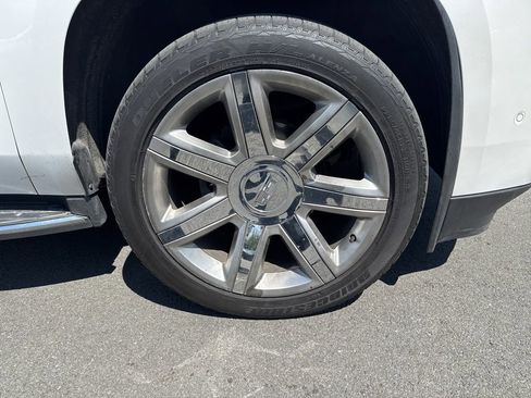 Used 2017 Cadillac Escalade ESV Luxury image 10