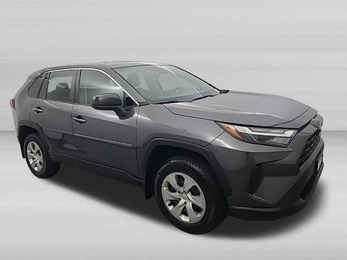 Used 2023 Toyota RAV4 LE AWD/4WD image 3