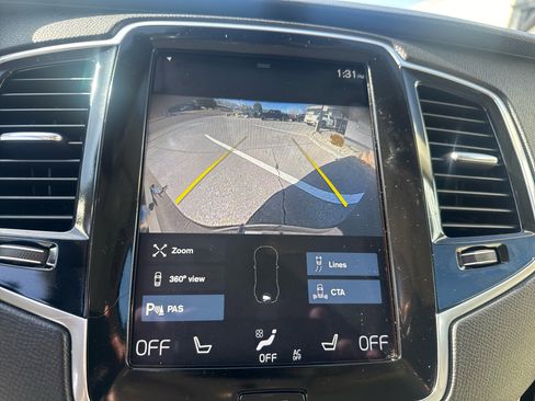 Used 2022 Volvo XC90 T6 Momentum w/ Advanced Package image 17