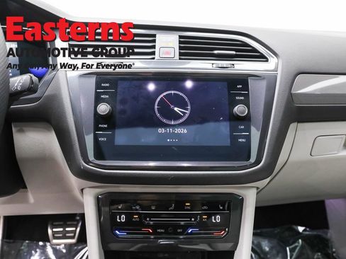 Used 2022 Volkswagen Tiguan SE R-Line image 12