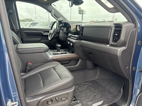 Used 2024 GMC Sierra 1500 SLT w/ SLT Premium Plus Package AWD/4WD image 13