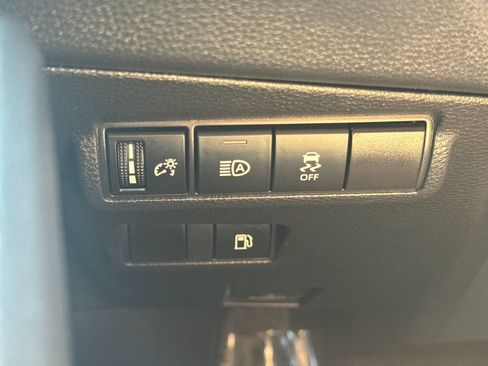 Used 2025 Toyota Corolla Cross AWD Hybrid image 42