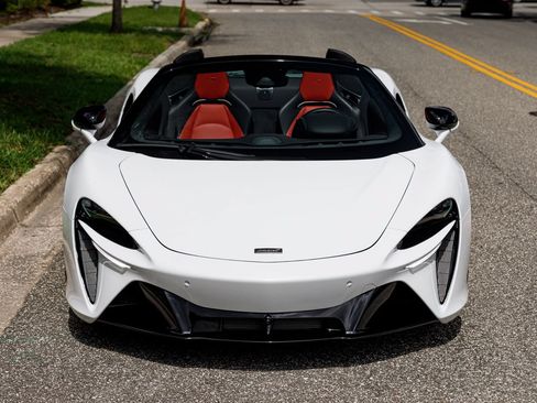 Used 2025 McLaren Artura Spider RWD image 21