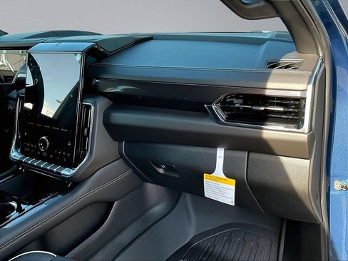 New 2026 GMC Yukon XL Elevation w/ Elevation Premium Package AWD/4WD image 32