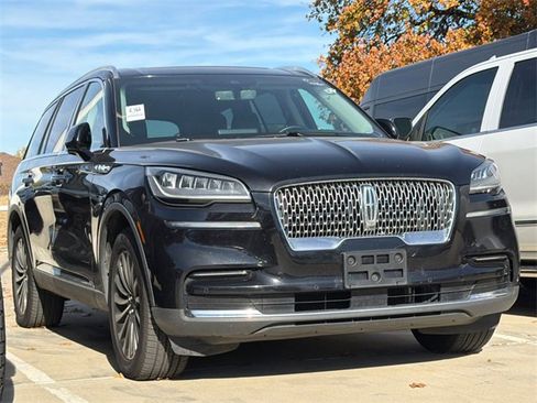 Used 2023 Lincoln Aviator AWD w/ Premium Package image 11