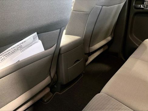 Used 2020 Nissan Frontier SV image 23