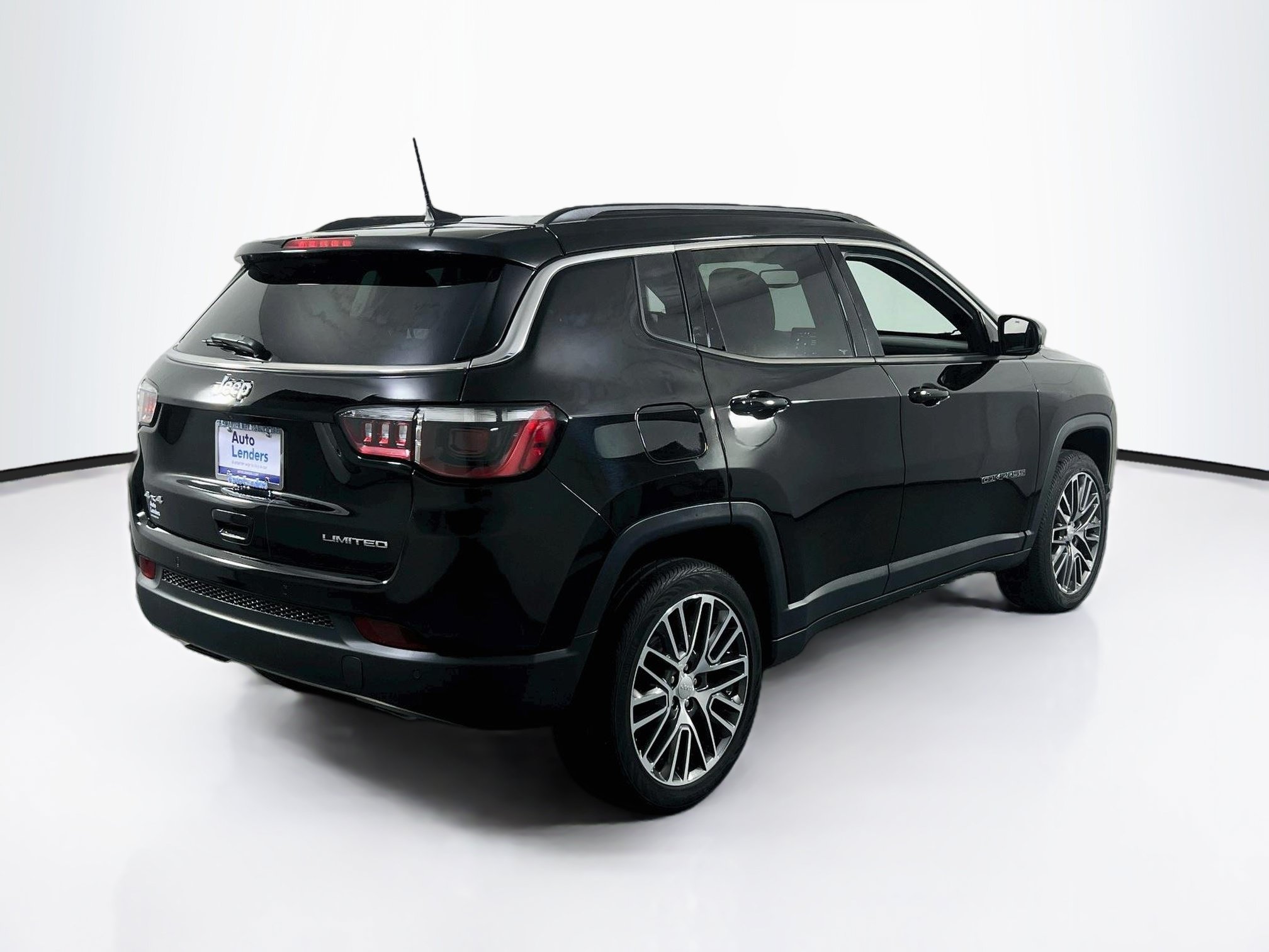 Used 2023 Jeep Compass Limited w/ Sun and Sound Group AWD/4WD image 5