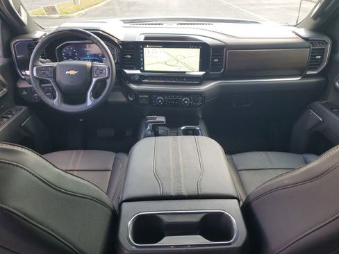 Used 2025 Chevrolet Silverado 1500 High Country image 12