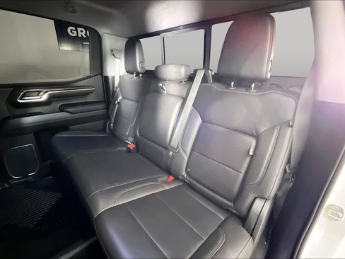 Used 2022 GMC Sierra 1500 SLT w/ SLT Convenience Package AWD/4WD image 18