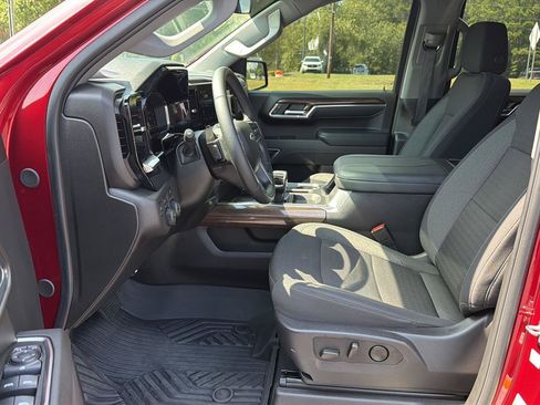 Used 2024 Chevrolet Silverado 1500 RST AWD/4WD image 10