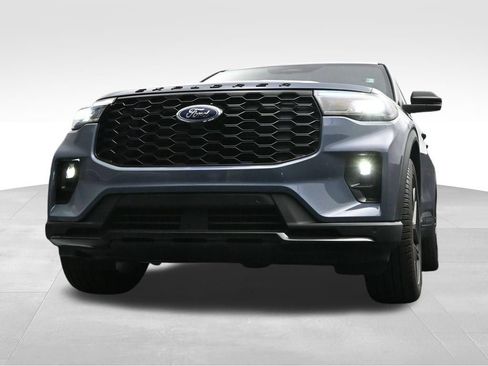 Used 2025 Ford Explorer ST-Line w/ Premium Package RWD image 36