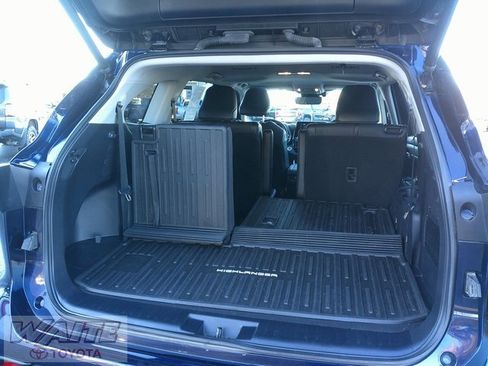 Certified 2021 Toyota Highlander XLE image 30