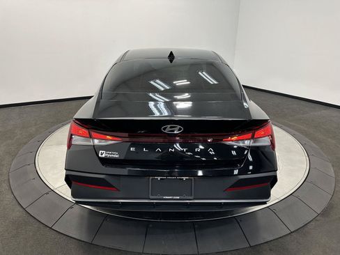 Used 2024 Hyundai Elantra SEL FWD image 6