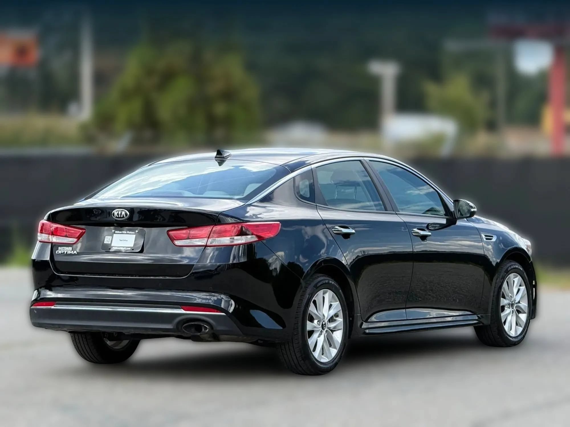 Used 2018 Kia Optima LX w/ 17" Alloy Wheels Package FWD image 9